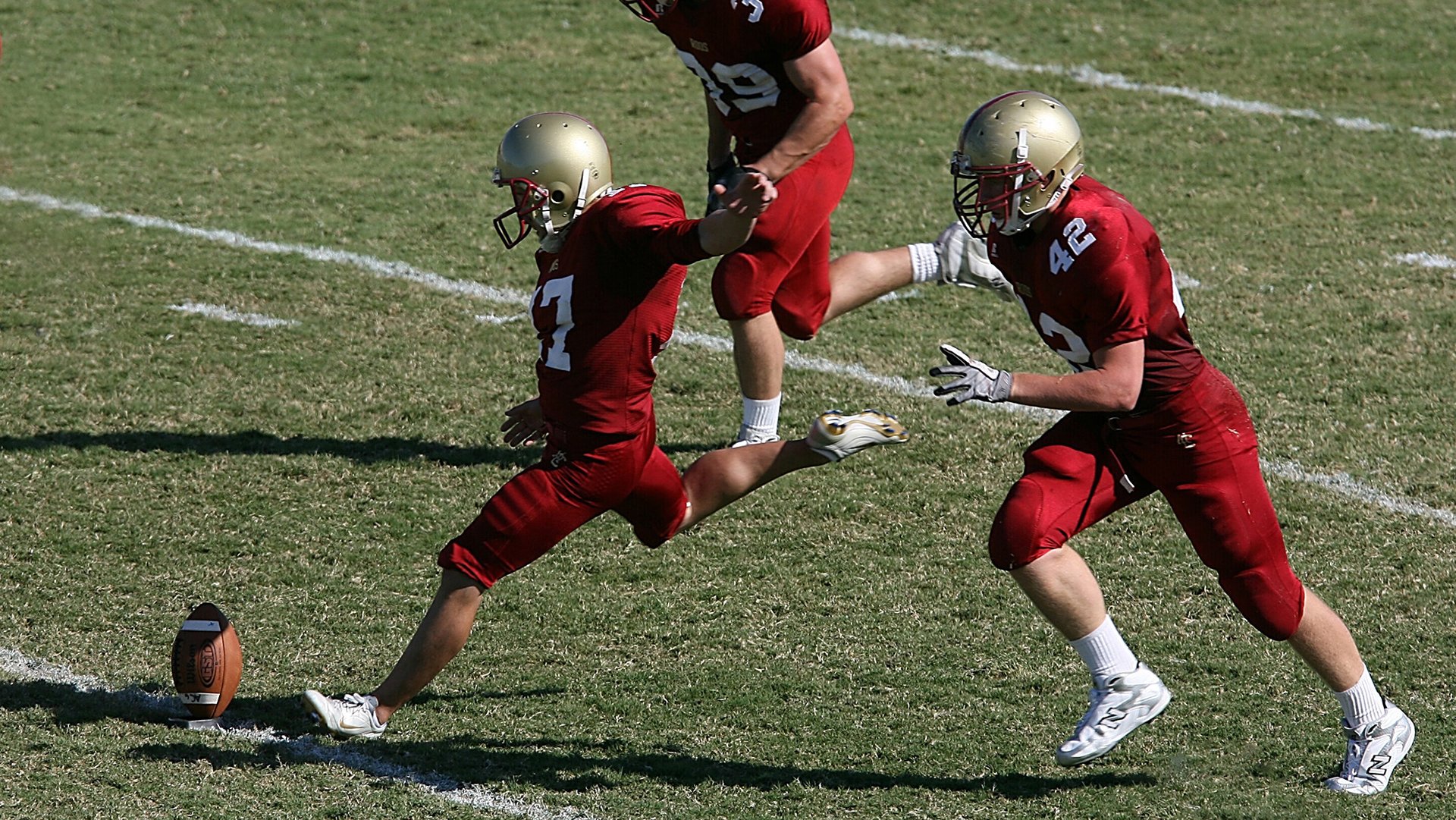 爱游戏中国-猛龙狂胜勇士，拉文成为关键先生，一场定义赛季的胜利